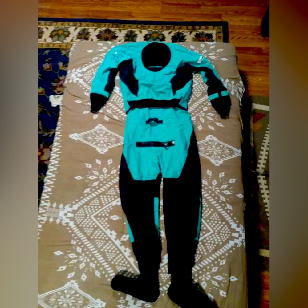 Immersion Research 2020 dry suit XL. latex wrist and neck gaskets